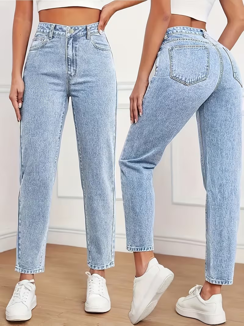 Women’s Light Wash Slim Straight Jeans